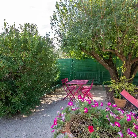 Holiday home Les Amandiers - Mzn100 By Interhome